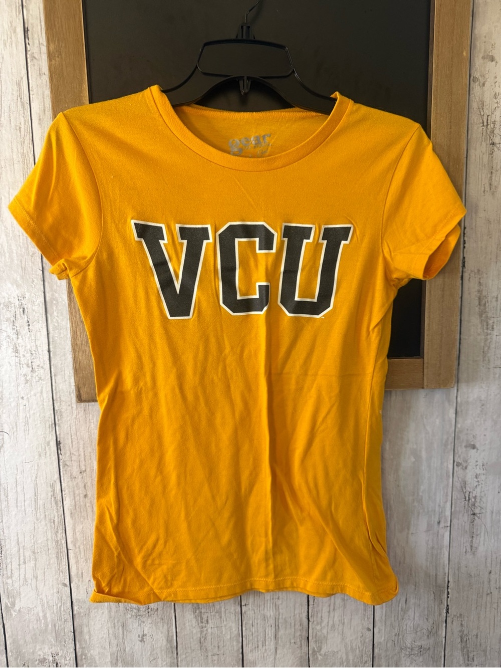 Women’s VCU Gear for Sports Sz Sm Gold Logo Short Sleeve T shirt